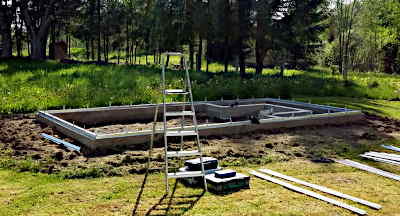 Kasvihuoneen kiinnitys – perustus, pohja tai runko?